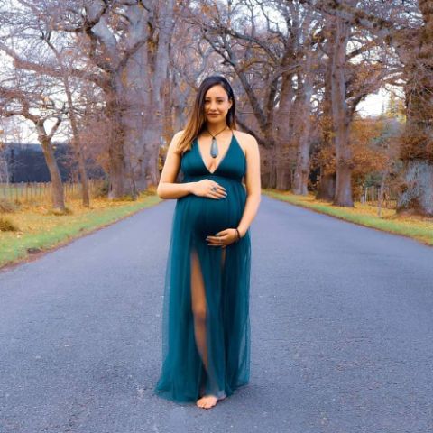Actress Grayson Hunt Urwin flaunting her baby bump