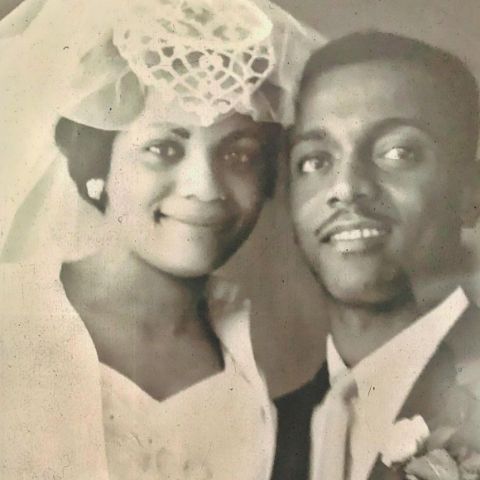 Kendu Isaacs' parents during their marriage
