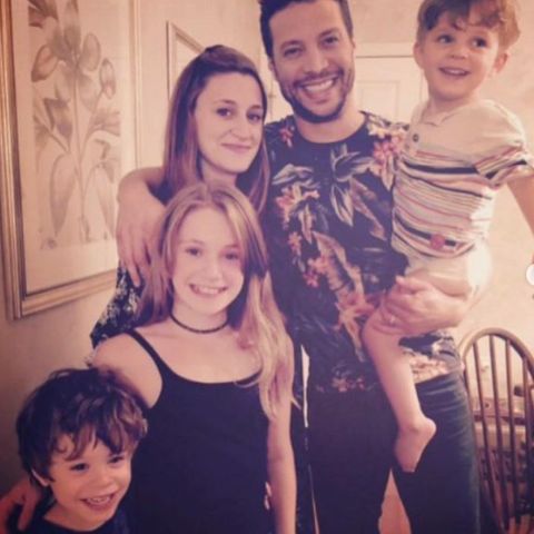Reina Capodici with her husband, Justin Guarini and their children
