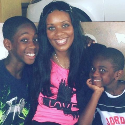 Siohvaughn Funches with her children
