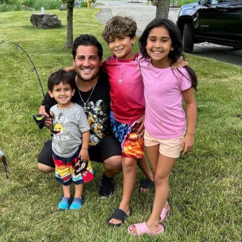 Jionni LaValle with his children
