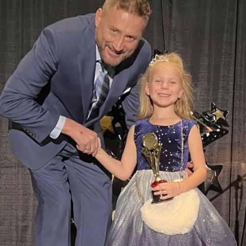 Rylea Nevaeh Whittet while receiving the Joey award
