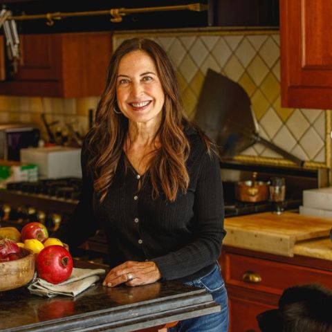 Debra Ponzek is a popular American chef and restaurant owner
