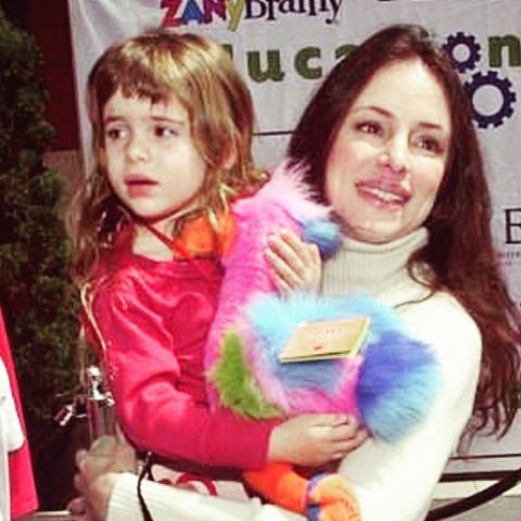 May Theodora Benben with her mother, Madeleine Stowe during her young days
